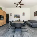 Villa Paradise *