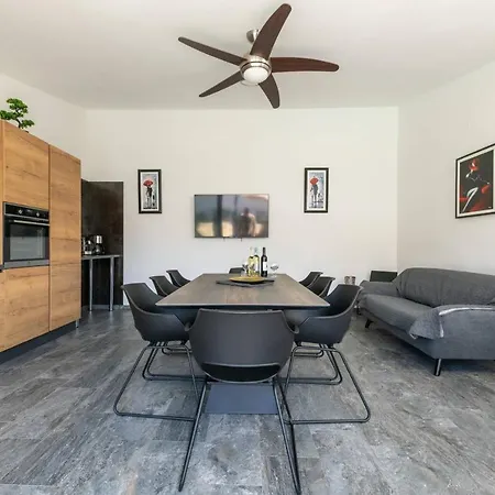 Βίλα Paradise *
